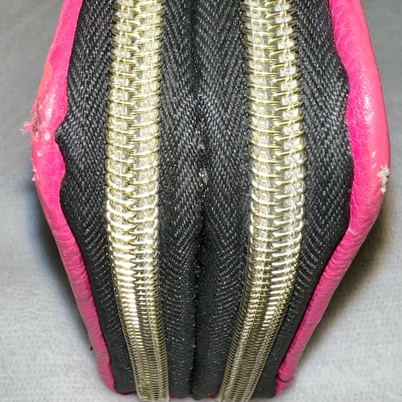 Betsey Johnson ZA Heart Stitch Design Wallet with Tassel & Heart Lock Logo Charm - Picture 15 of 15